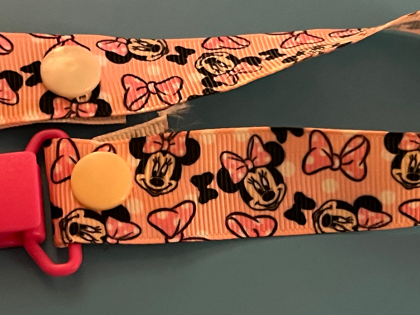 Minnie Mouse Bows Paci Clip